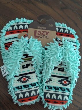 NWT. Lazy One Mint & Aztec Pattern Chenille Slippers. Size S/M. Shoe Size 4-6.